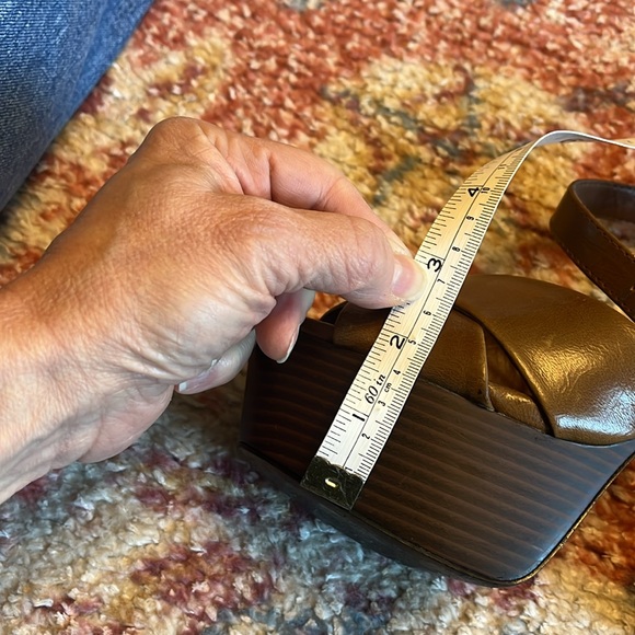 Forever 21 Brown Strappy High Platform Sandals size 7.5 - Picture 11 of 13